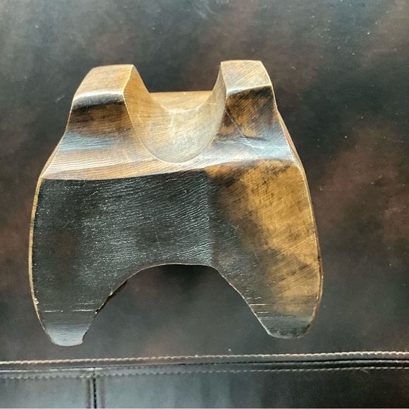 Northwest Coast–Style Carved Wooden Animal Head Painted and Inlaid Details - Picture 7 of 16